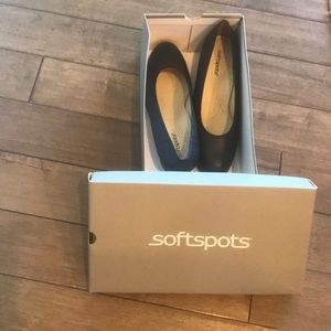 Softspots shoes, low wedge, gently used.